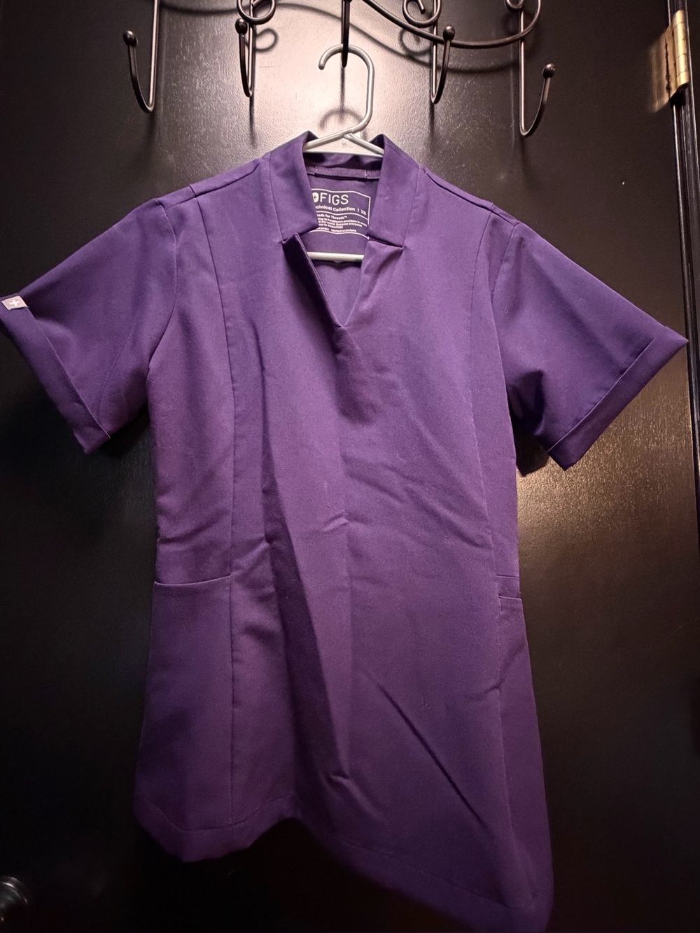 FIGS Technical Collection Scrub Top Purple XS Like New